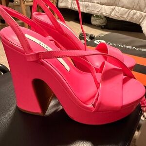 Brand new Gianni Bini pumps - size 7.5